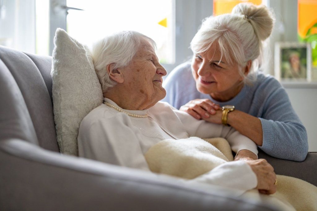 Palliative_Care_vs_Hospice_Care_when_to_consider_each_option_header_image