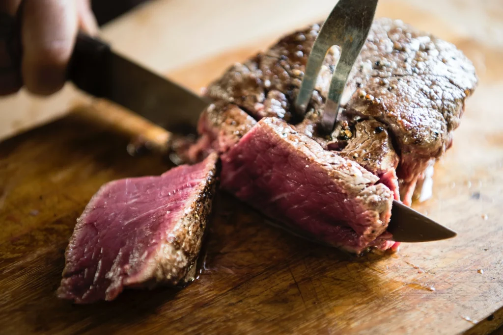 beef_steak_cooked_sliced